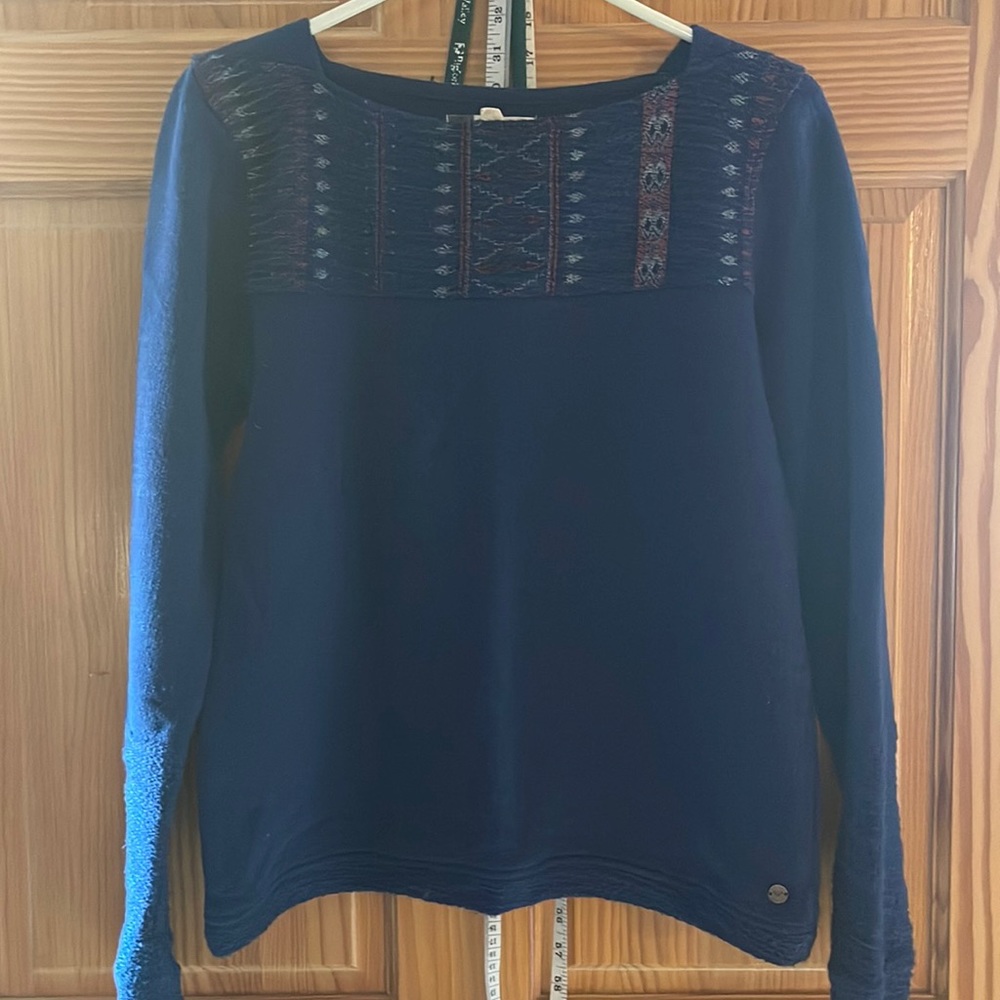 Light Roxy sweater blue soft and comfortable